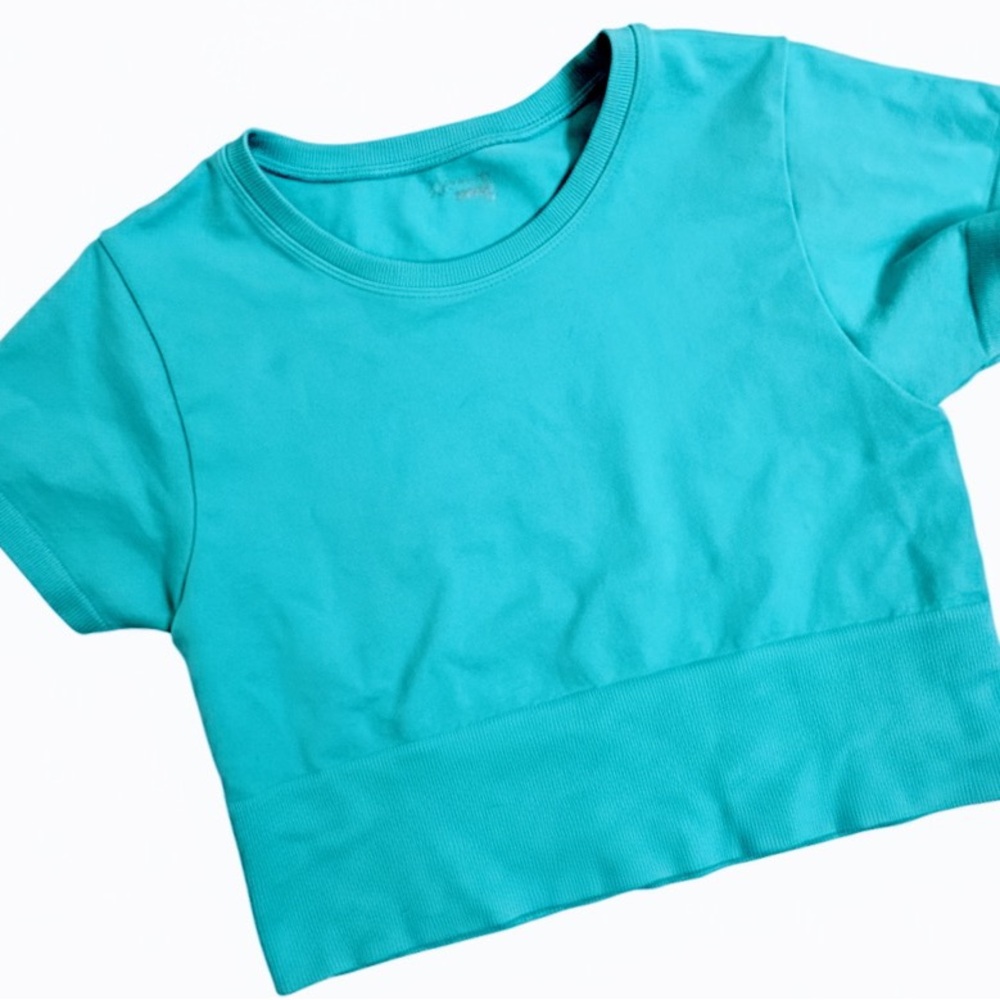 Offline light blue cropped tee